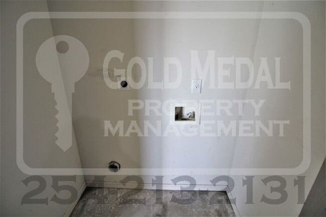 Building Photo - 601 N Gilmer St