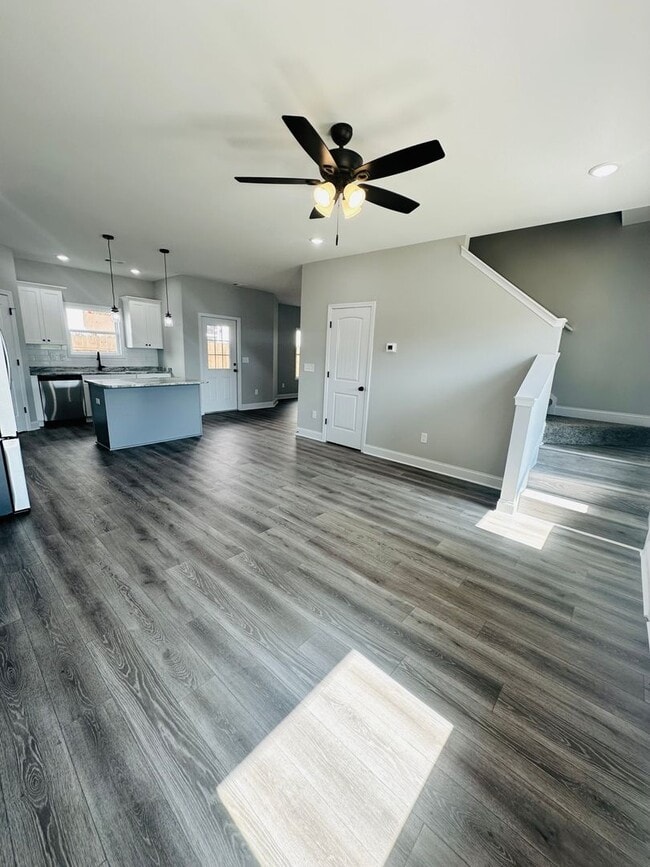 Building Photo - 226 Beau Claire Cir
