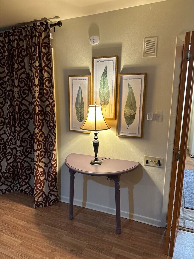 Building Photo - ONE BEDROOM, one bath, FULLY FURNISHED; ALL BILLS PAID