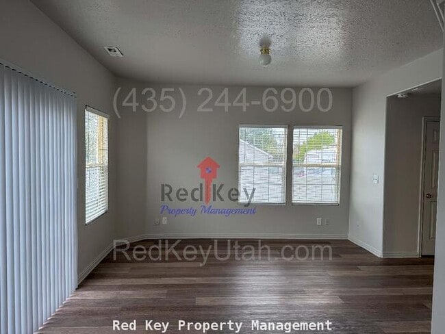 Building Photo - 1930 N Condo.