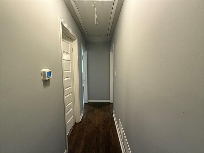 Building Photo - 1576 Carolyn Dr SW