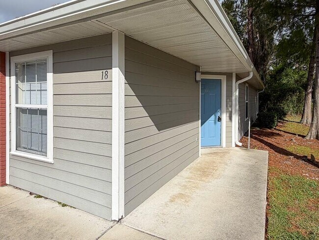 Building Photo - 4003 SW 27th St