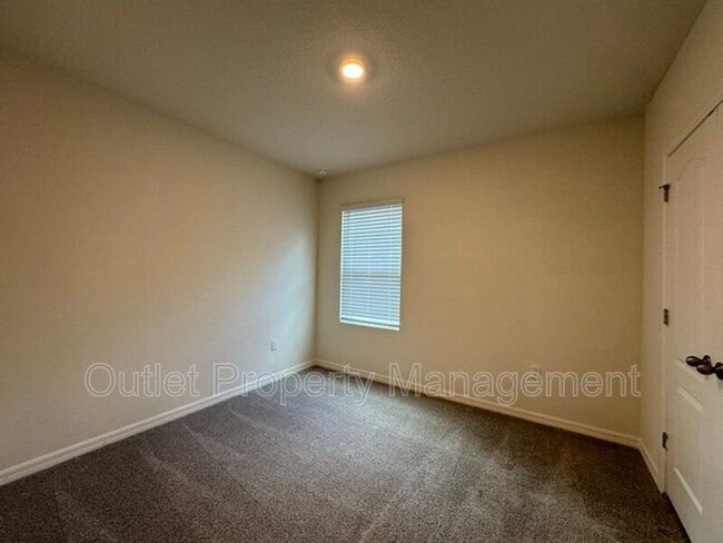 Building Photo - 391 Pelham Park Dr