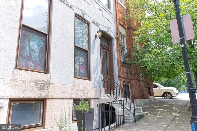 Building Photo - 1735 Park Ave
