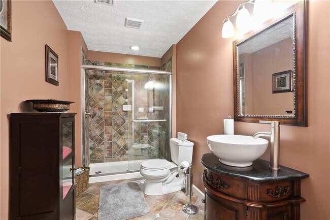 Building Photo - 130 S Links Dr