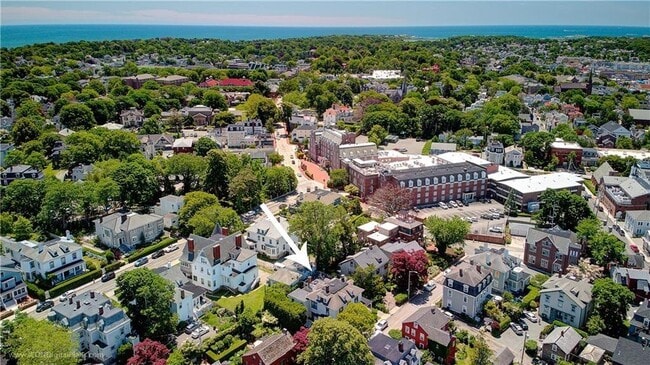 Building Photo - 9 Whitfield Pl