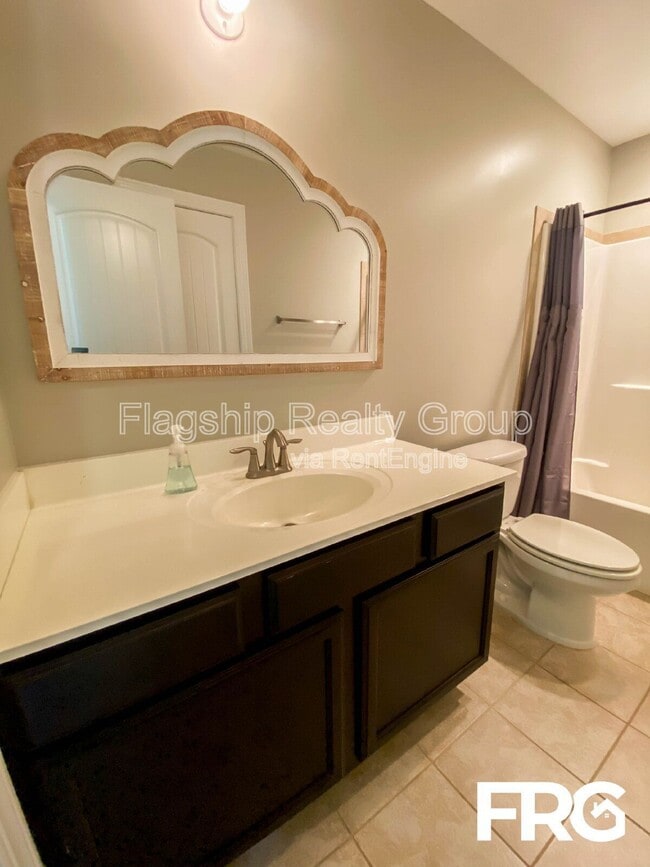 Building Photo - 203 Carew Dr