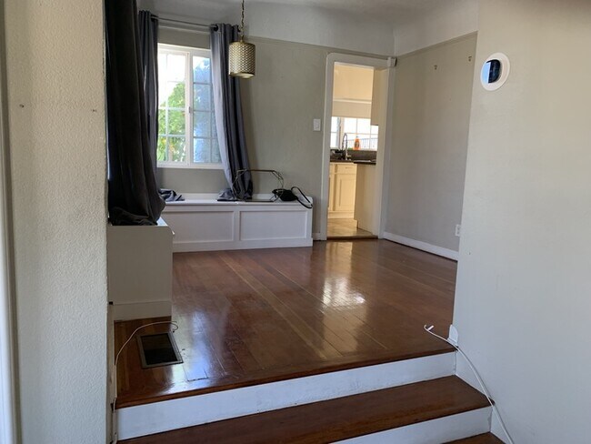 Building Photo - 5177 O Sullivan Dr