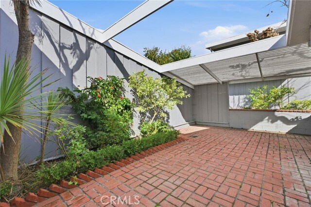 Building Photo - 1510 Westcliff Dr