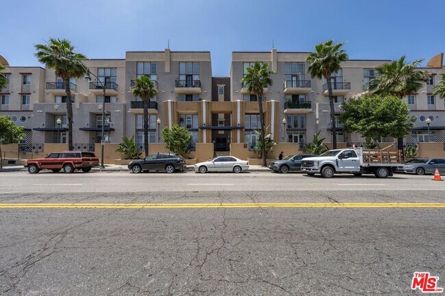 Building Photo - 360 W Ave 26