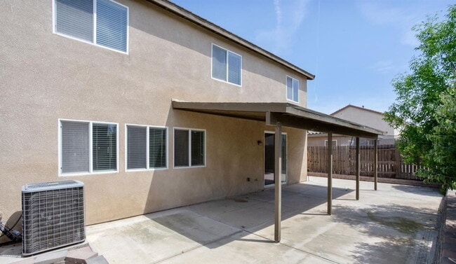 Building Photo - Room to Live & Grow! Expansive 3,547 Sq. Ft. 4-Bedroom 2.5 Bath Home