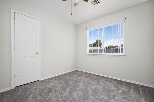 Building Photo - 337 W Chantilly Way