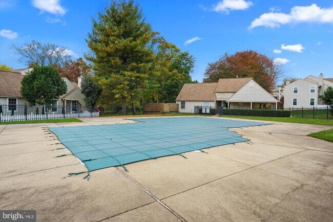 Building Photo - 1739 McNelis Dr