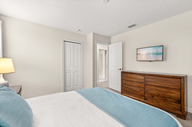 Building Photo - 1521 Flange Dr