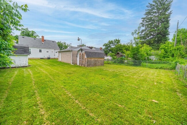 Building Photo - Charming Cape Cod Home in North Linden — 3...
