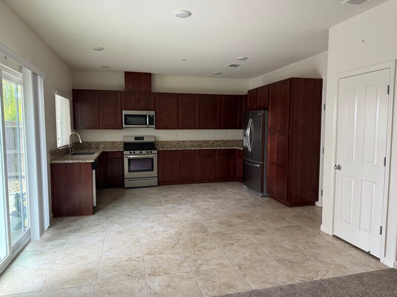 Building Photo - 4312 Ibiza Island Way