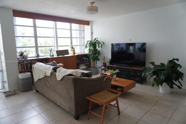 Building Photo - 1408 Brickell Bay Dr