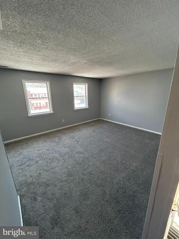 Building Photo - 28 Deedre Ln