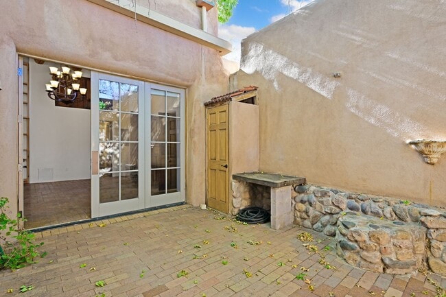 Building Photo - Classic Adobe in the Heart of Santa Fe’s Downtown Railyard District