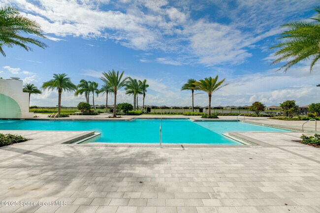 Building Photo - 2490 Treasure Cay Ln