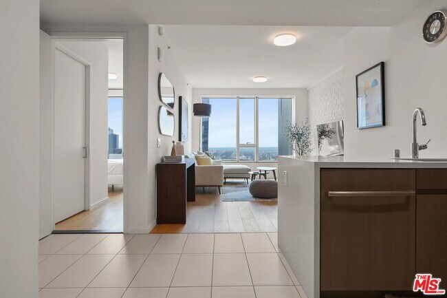 Building Photo - 889 Francisco St