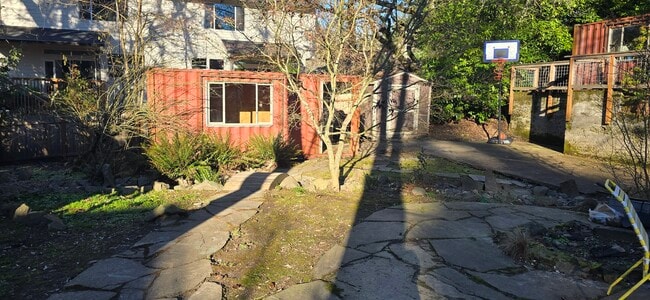 Building Photo - Troy