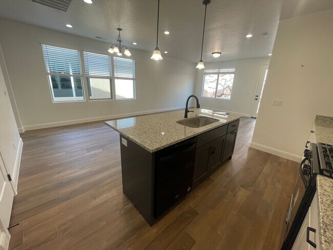 Building Photo - 82 Camino Borde