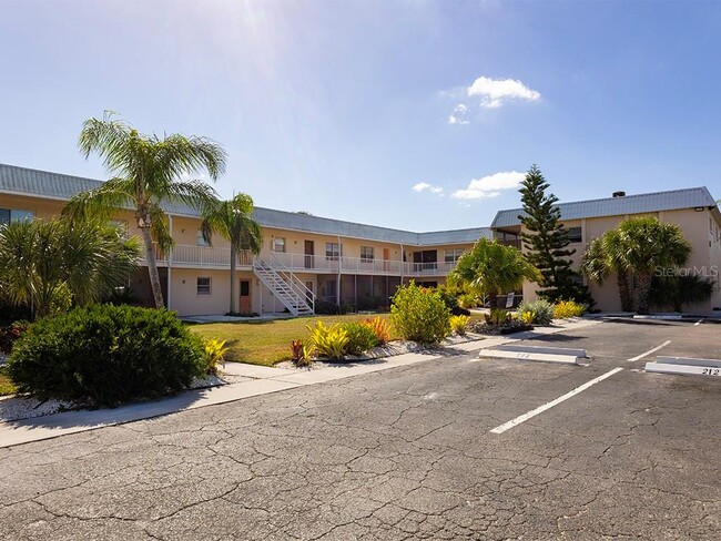 Primary Photo - 400 Base Ave E Cmn