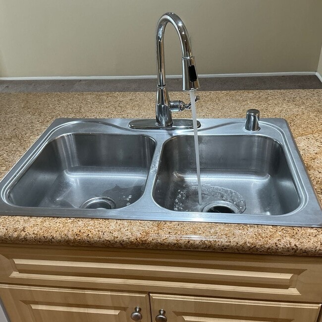 Building Photo - For Lease ~ 1 Bedroom 1 Bath 4th Floor Watermarke Condo in Irvine