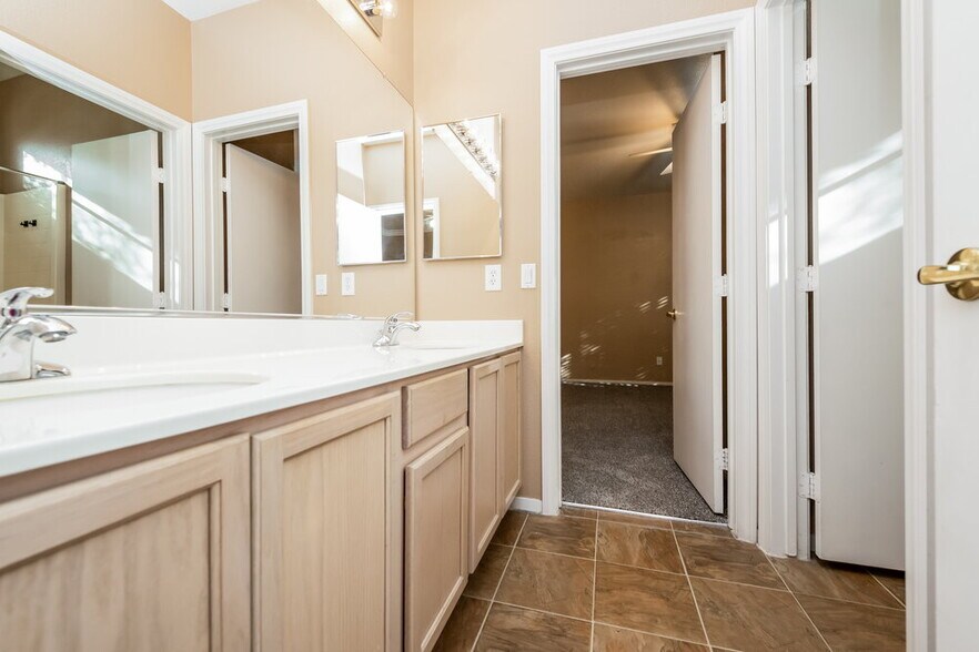 Building Photo - 5608 Rustic View Ct