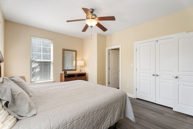 Building Photo - 2431 Brisbane Woods Way