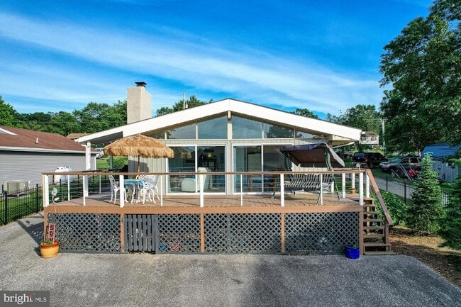 Building Photo - 366 Lake Meade Dr