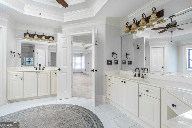 Building Photo - 9445 Stoney Ridge Ln