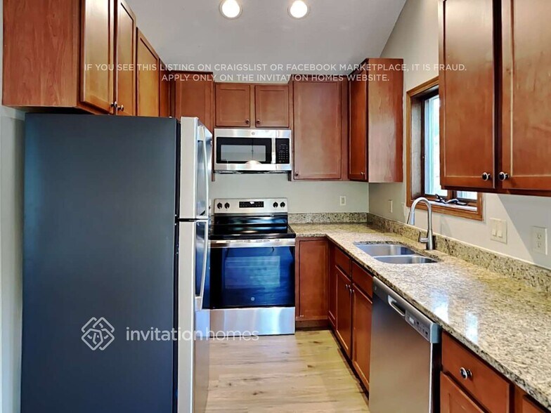 Building Photo - 1610 9th St