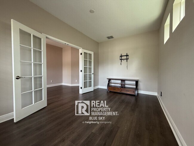Building Photo - 10320 Stallion Flds Wy