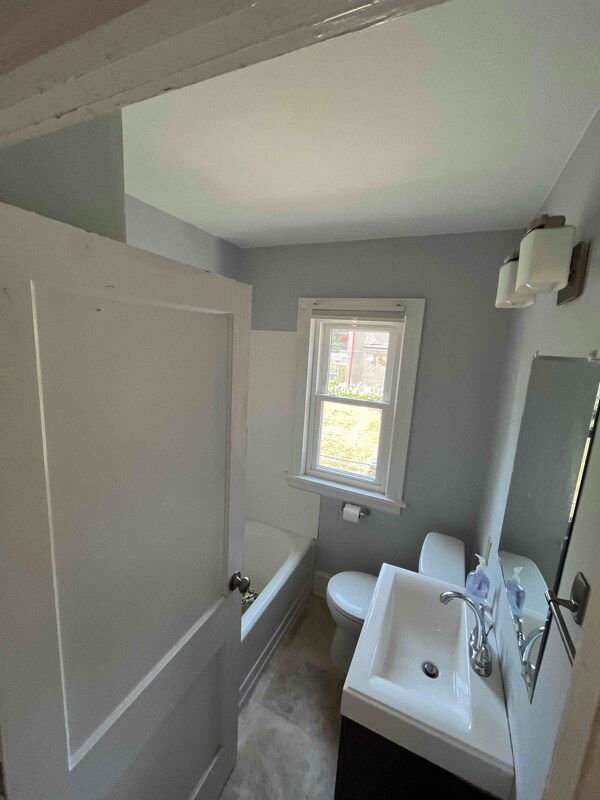 Building Photo - 2082 Randolph Ave
