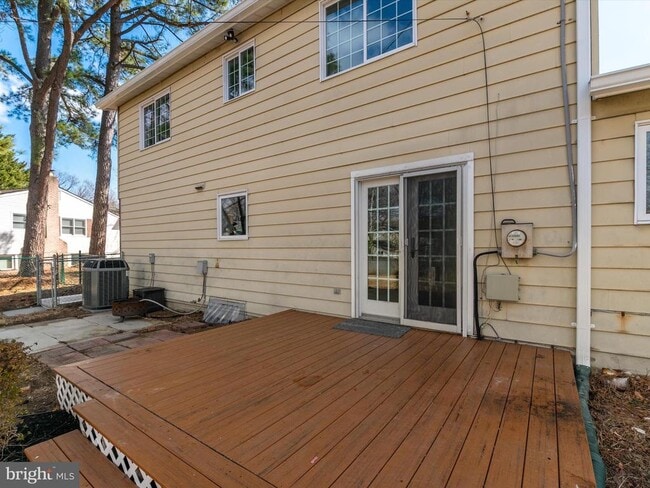 Building Photo - 402 S Cherry Grove Ave