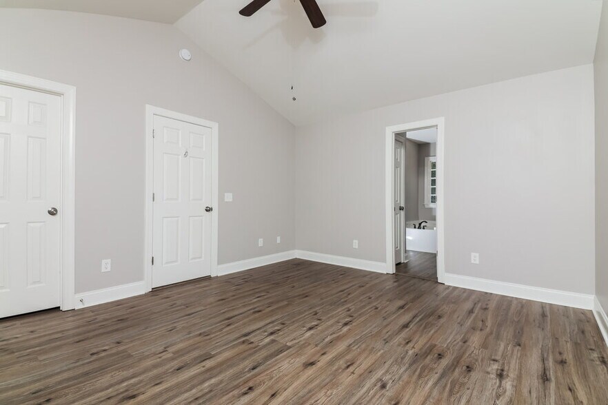 Building Photo - 115 Callisto Way