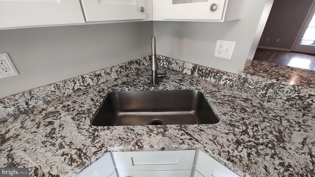 Building Photo - 442 Darby Ln