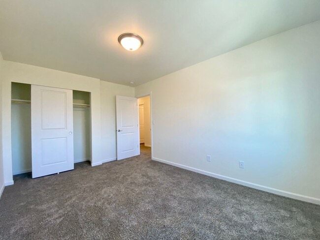 Building Photo - Beautiful, Newly-Built Home with Office