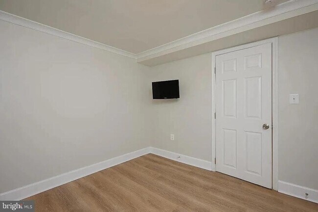 Building Photo - 711 Colby Ave