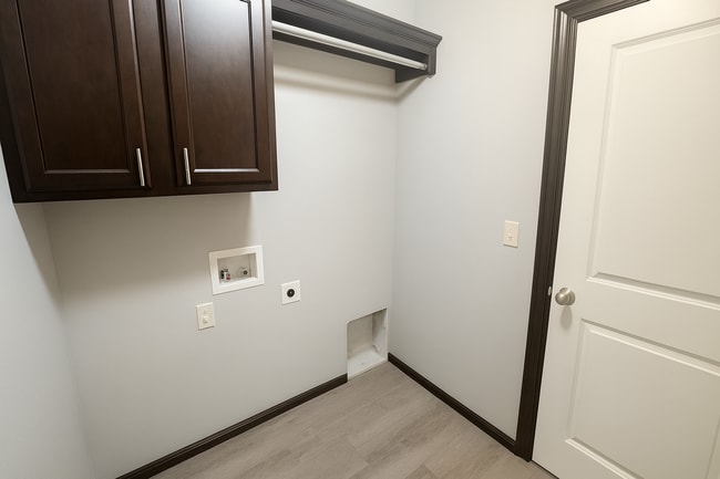 Building Photo - Welcome Home to This Spacious 5 Bedroom in Park City!