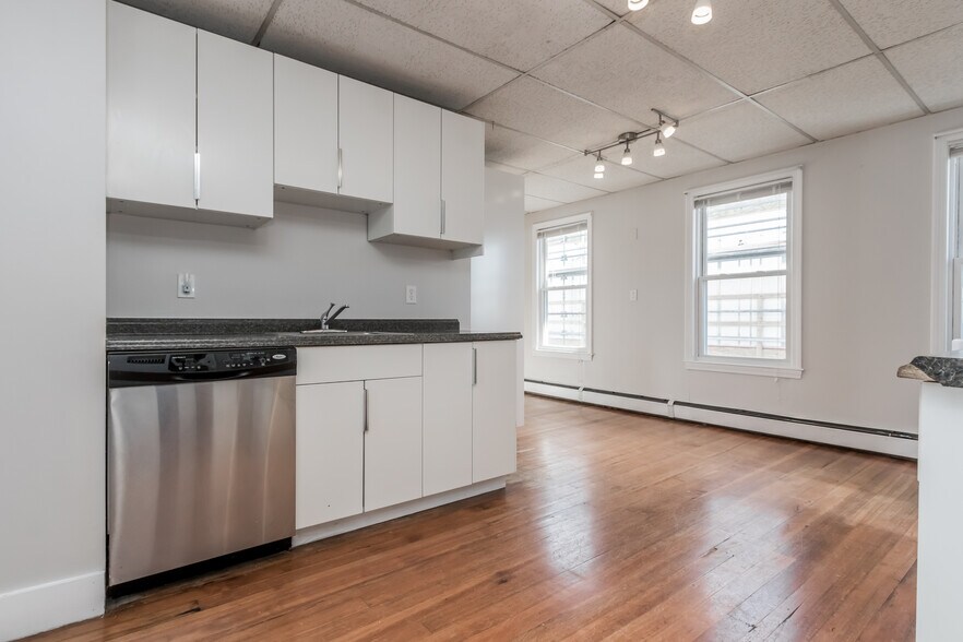 Building Photo - 30 Cutts Ave