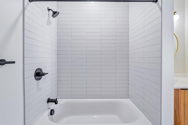 Building Photo - 293 Fairmount Ave