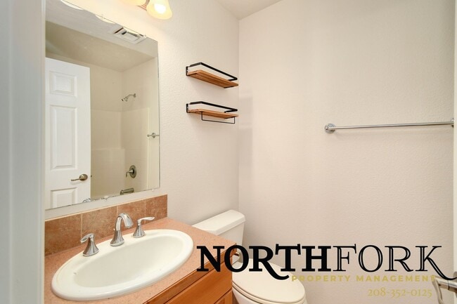 Building Photo - Fantastic Central Boise Home