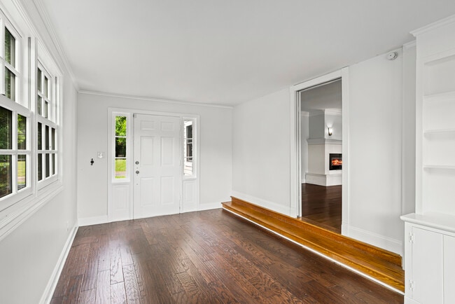 Building Photo - 103 Harding Ave