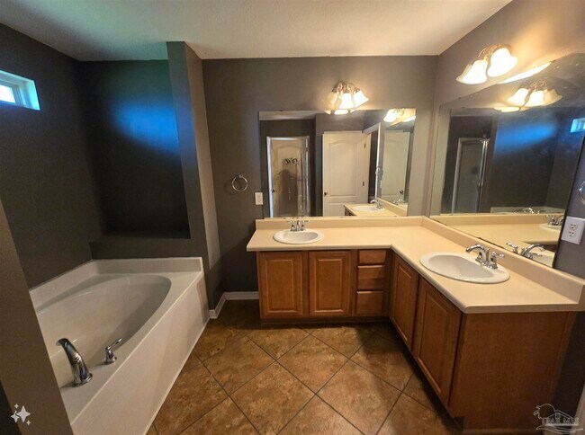 Building Photo - 2320 Badger Cir