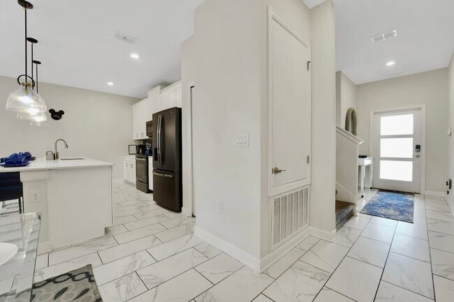 Building Photo - 404 Ocean Course Ave