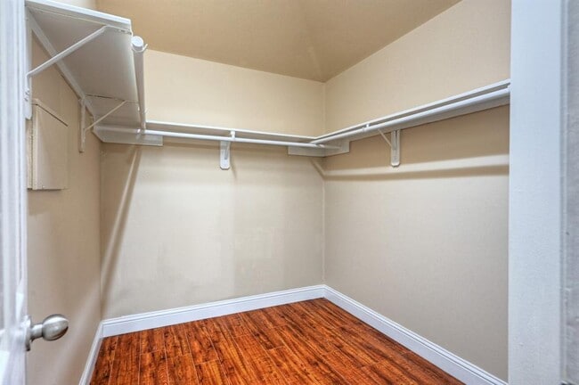 Building Photo - 4523 Long Creek Dr