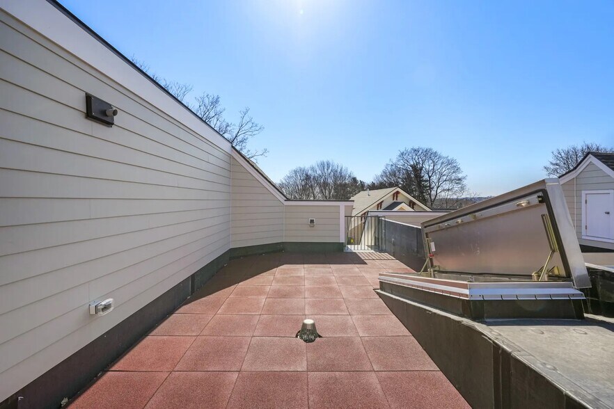 Building Photo - 147 Grampian Way